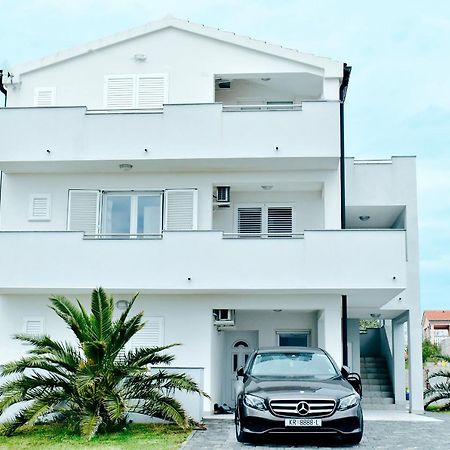 Apartmani Lovrencic Vrsi Exteriör bild