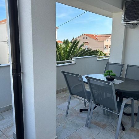 Apartmani Lovrencic Vrsi Exteriör bild