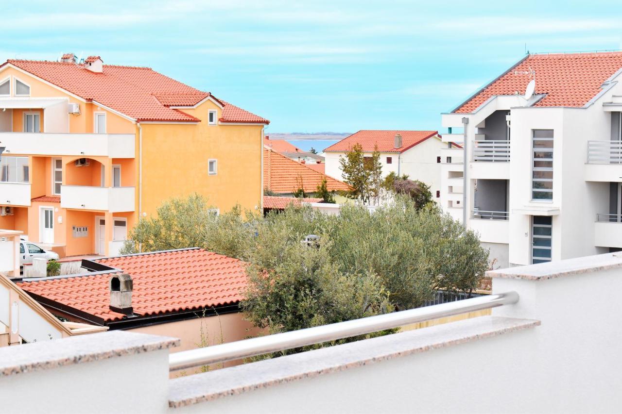 Apartmani Lovrencic Vrsi Exteriör bild