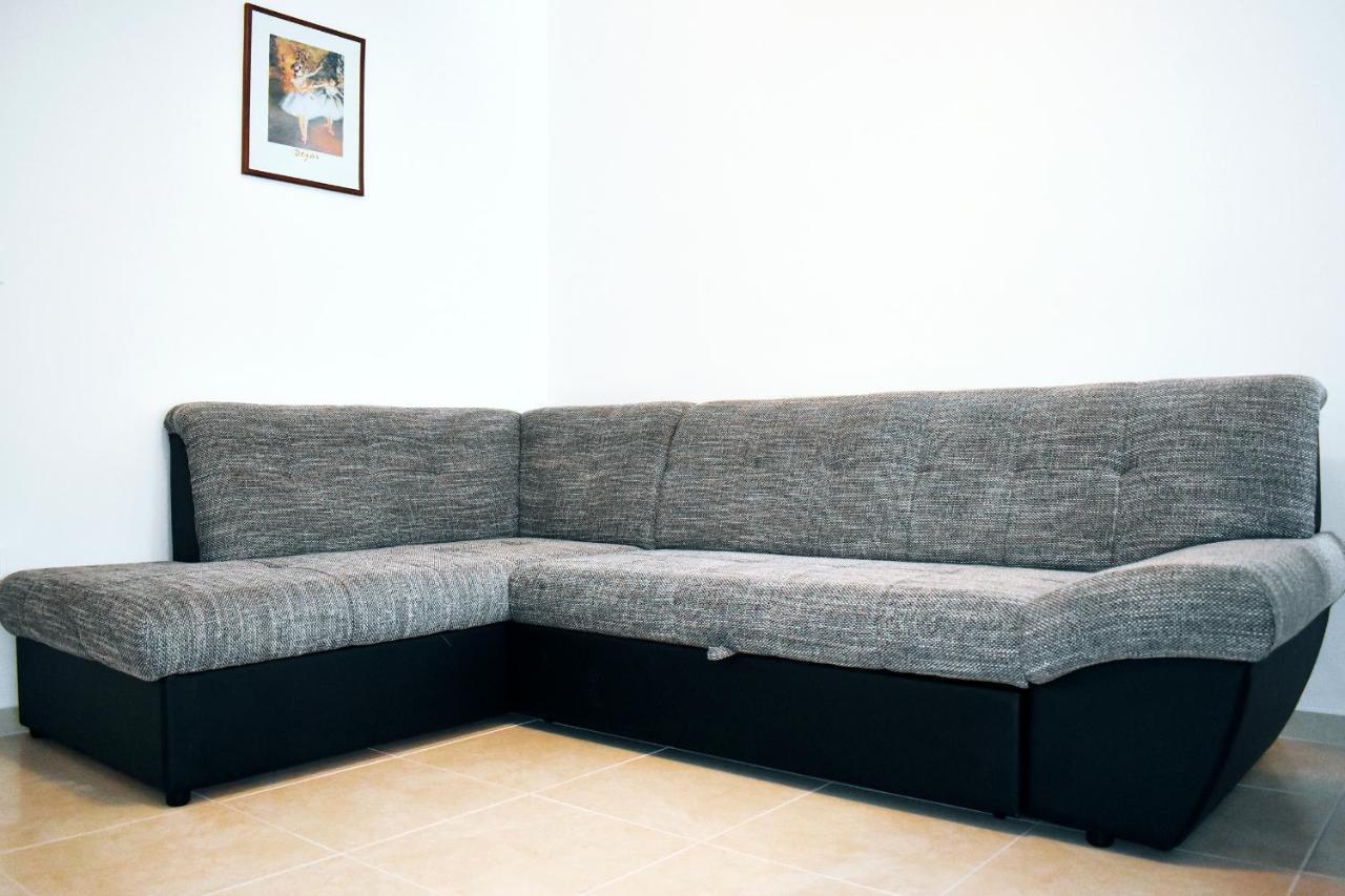 Apartmani Lovrencic Vrsi Exteriör bild