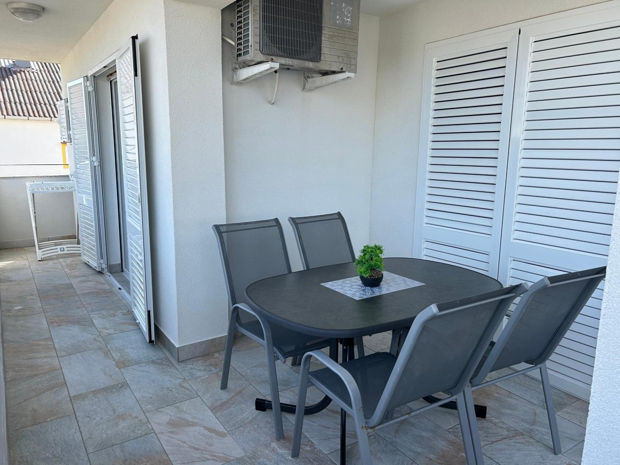 Apartmani Lovrencic Vrsi Exteriör bild