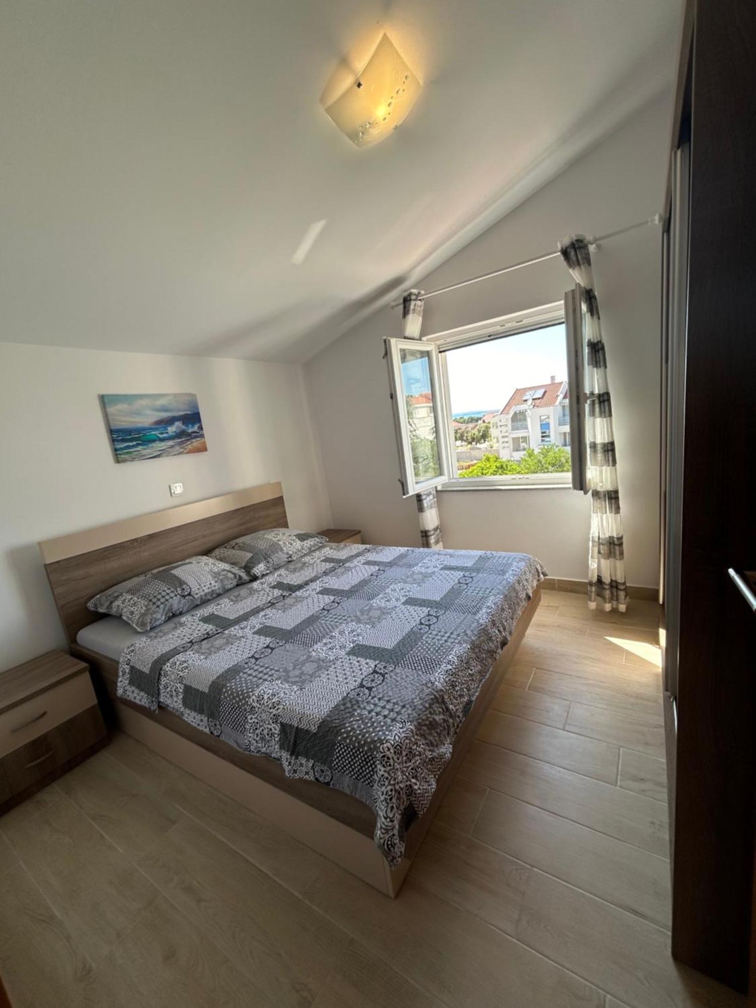 Apartmani Lovrencic Vrsi Exteriör bild