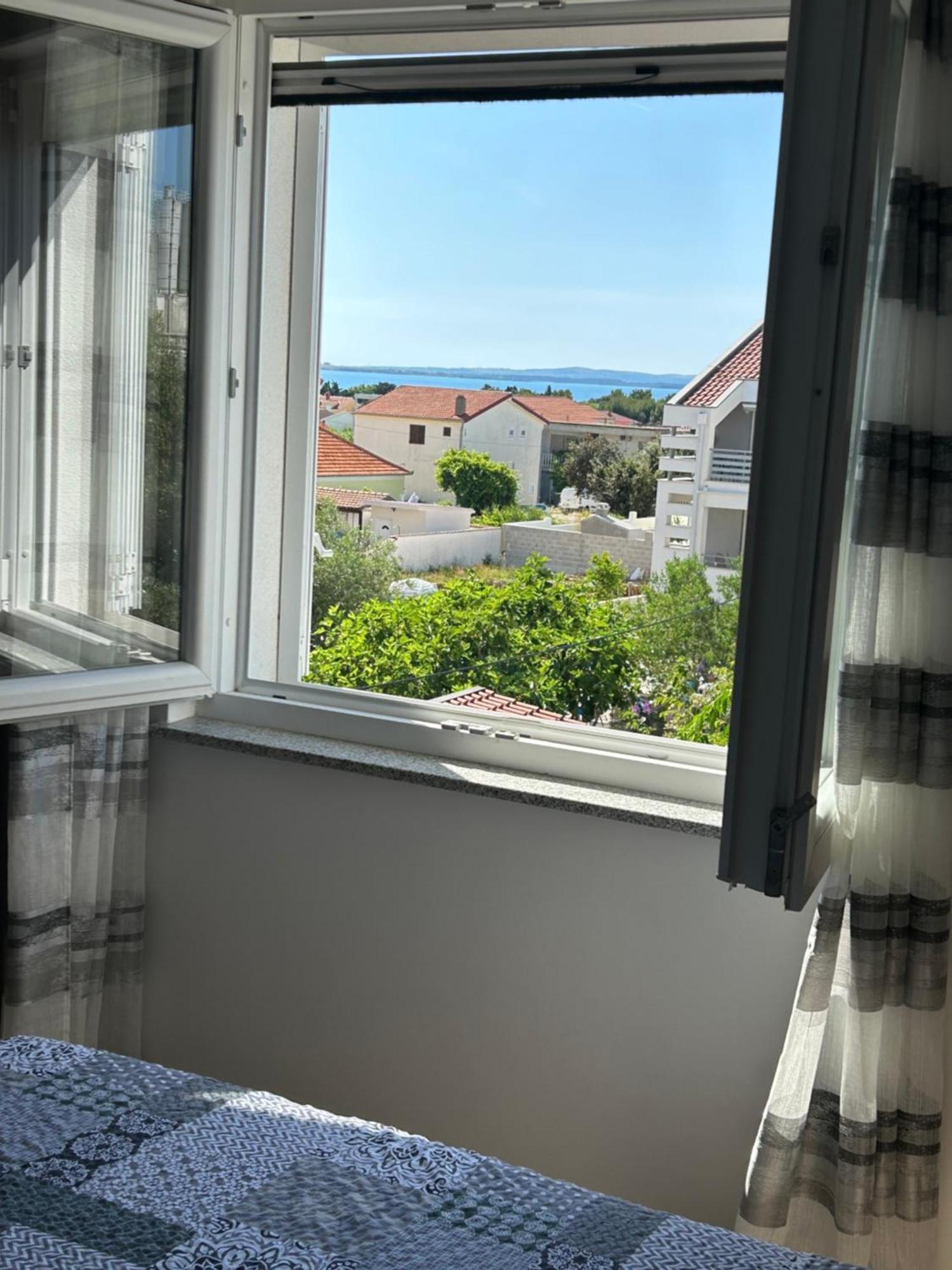 Apartmani Lovrencic Vrsi Exteriör bild