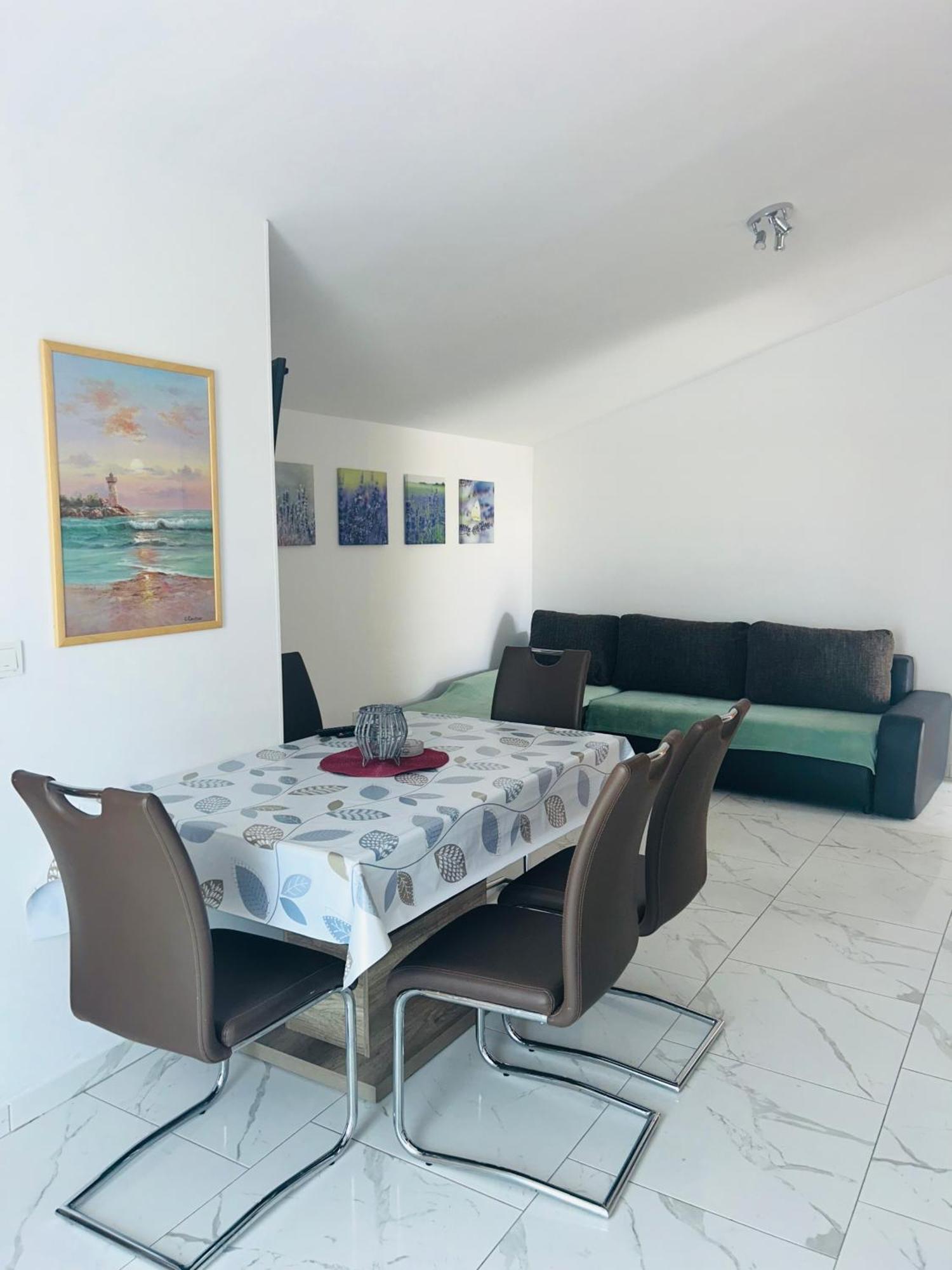 Apartmani Lovrencic Vrsi Exteriör bild