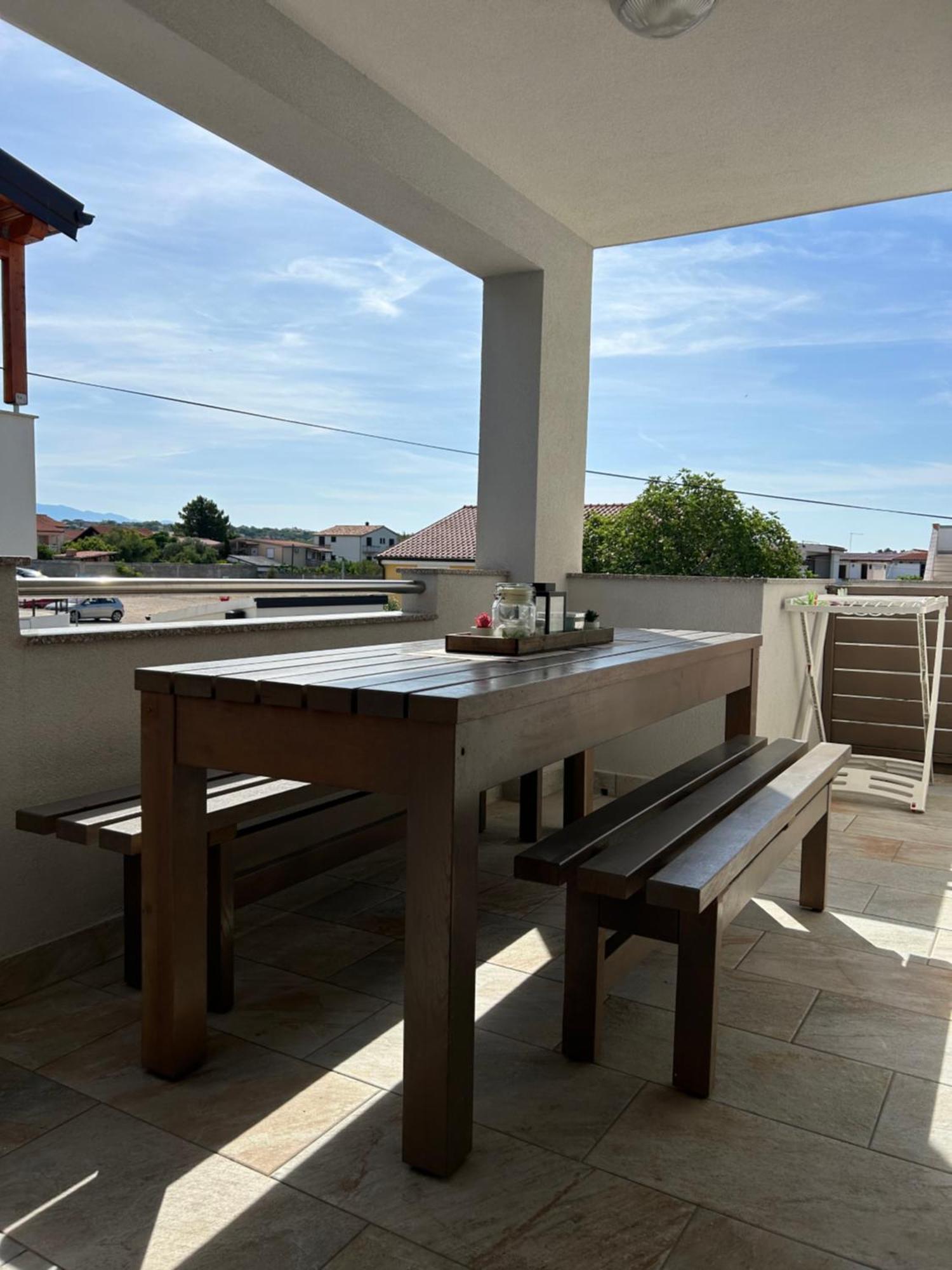 Apartmani Lovrencic Vrsi Exteriör bild